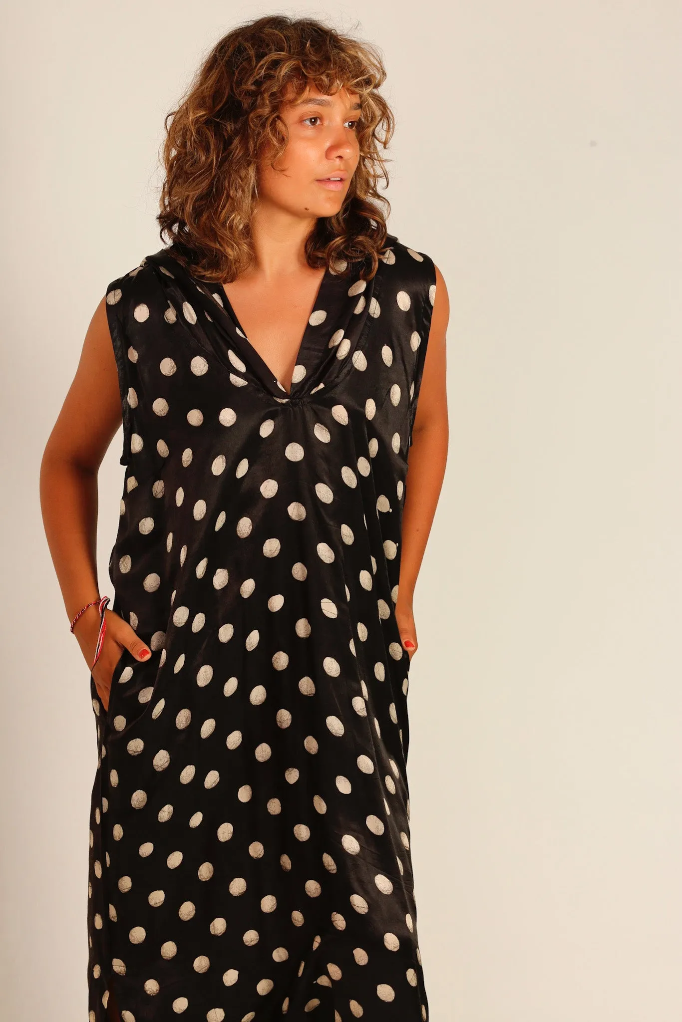 HOODIE DRESS POLKA DOT BLACK MADEENA