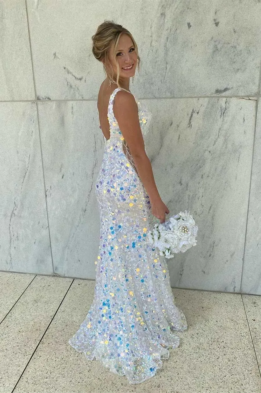 Mermaid V-Neck Sequined Long Prom Dress