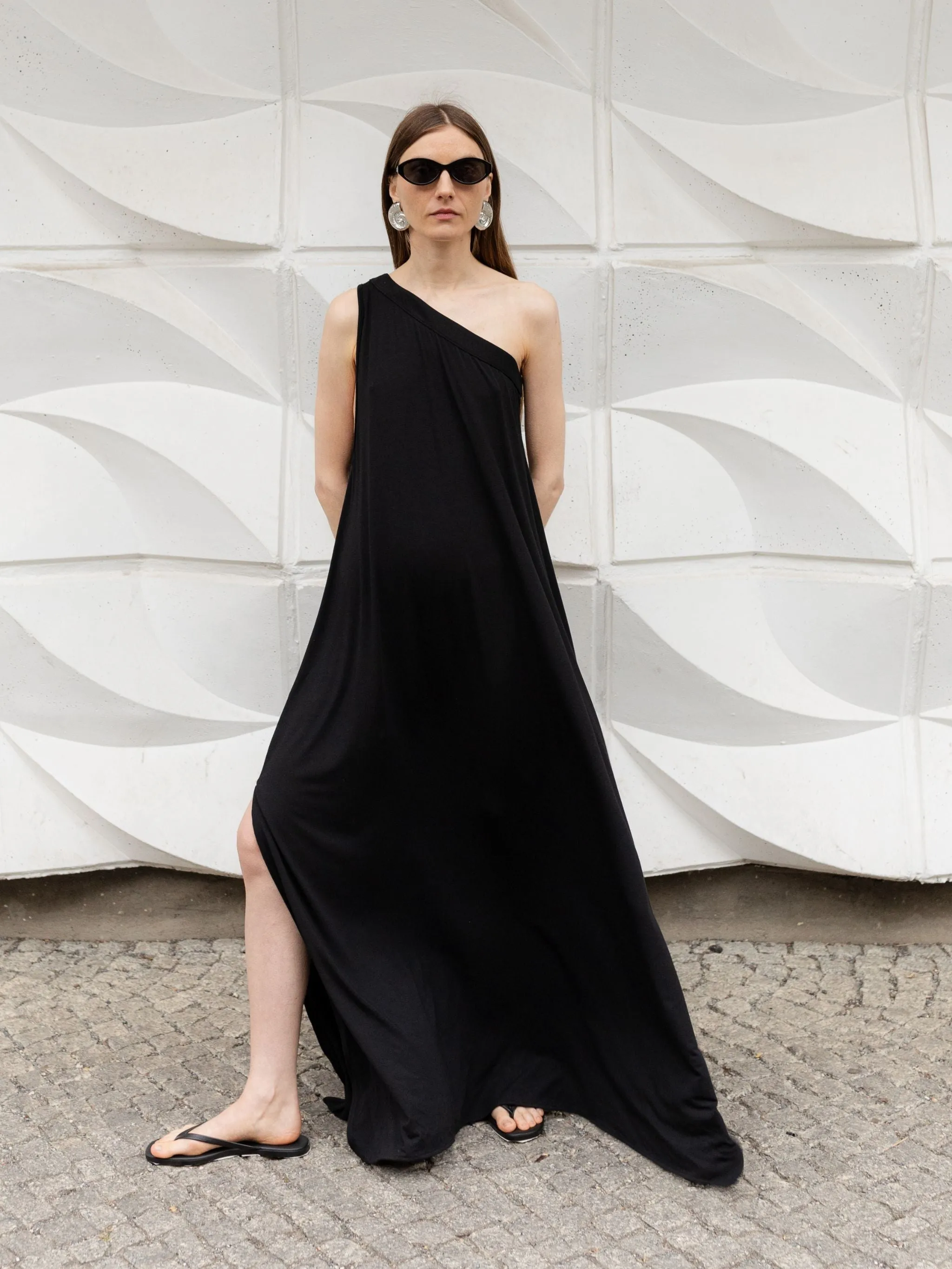 ONE SLIP DRESS BLACK